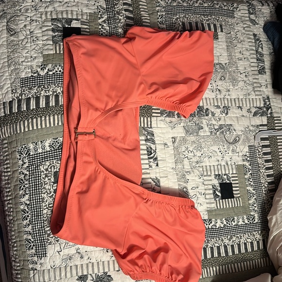 Swimsuit - Picture 3 of 8